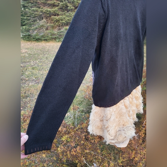 "Plenty of ๐ Elephants" VICTORIA HARBOUR Sweater - Picture 2 of 5